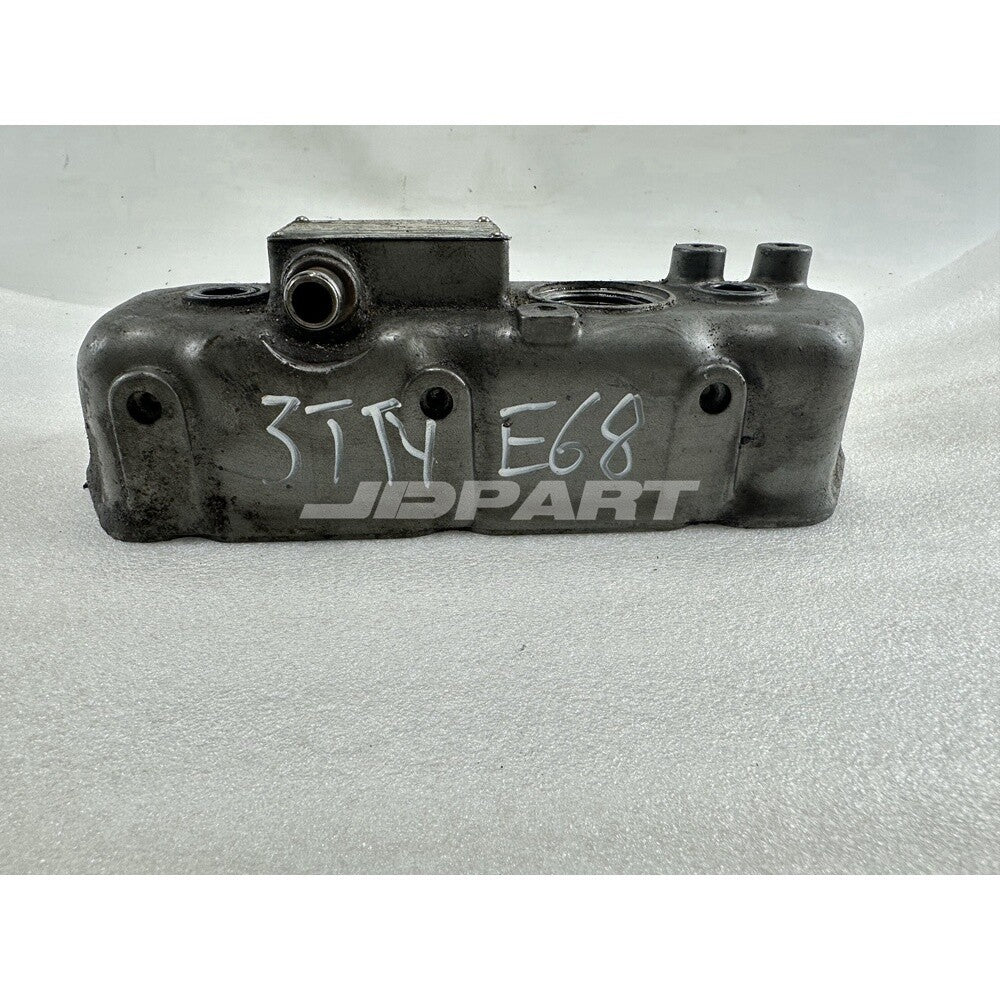 3TNE68 valve chamber cover is suitable for engine spare parts.