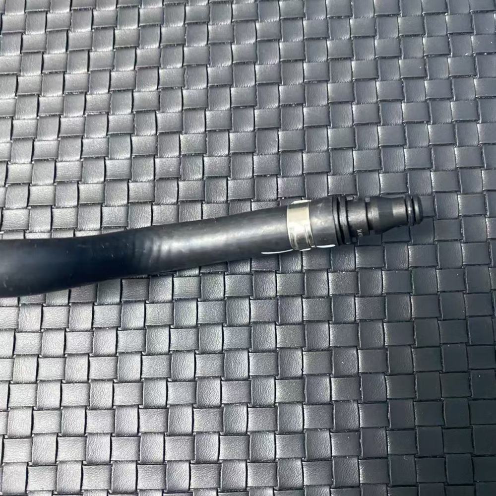 Engine Coolant Overflow Hose Tool Fit for Mercedes 2215010125 Q