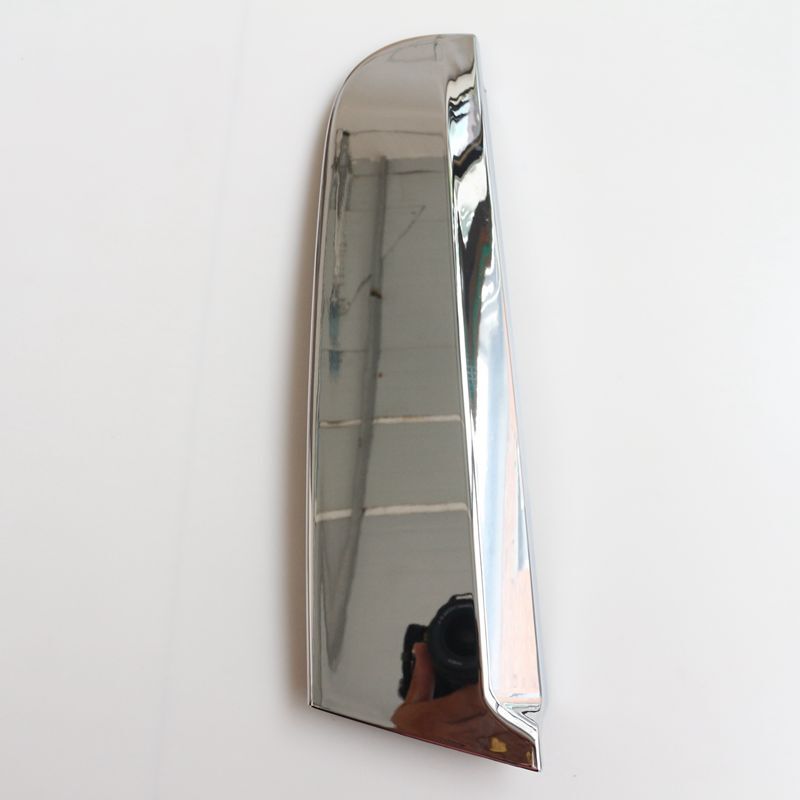 Chrome rear C pillar trim on the right side, 832803W010, for Kia Sportage 2011-2015.