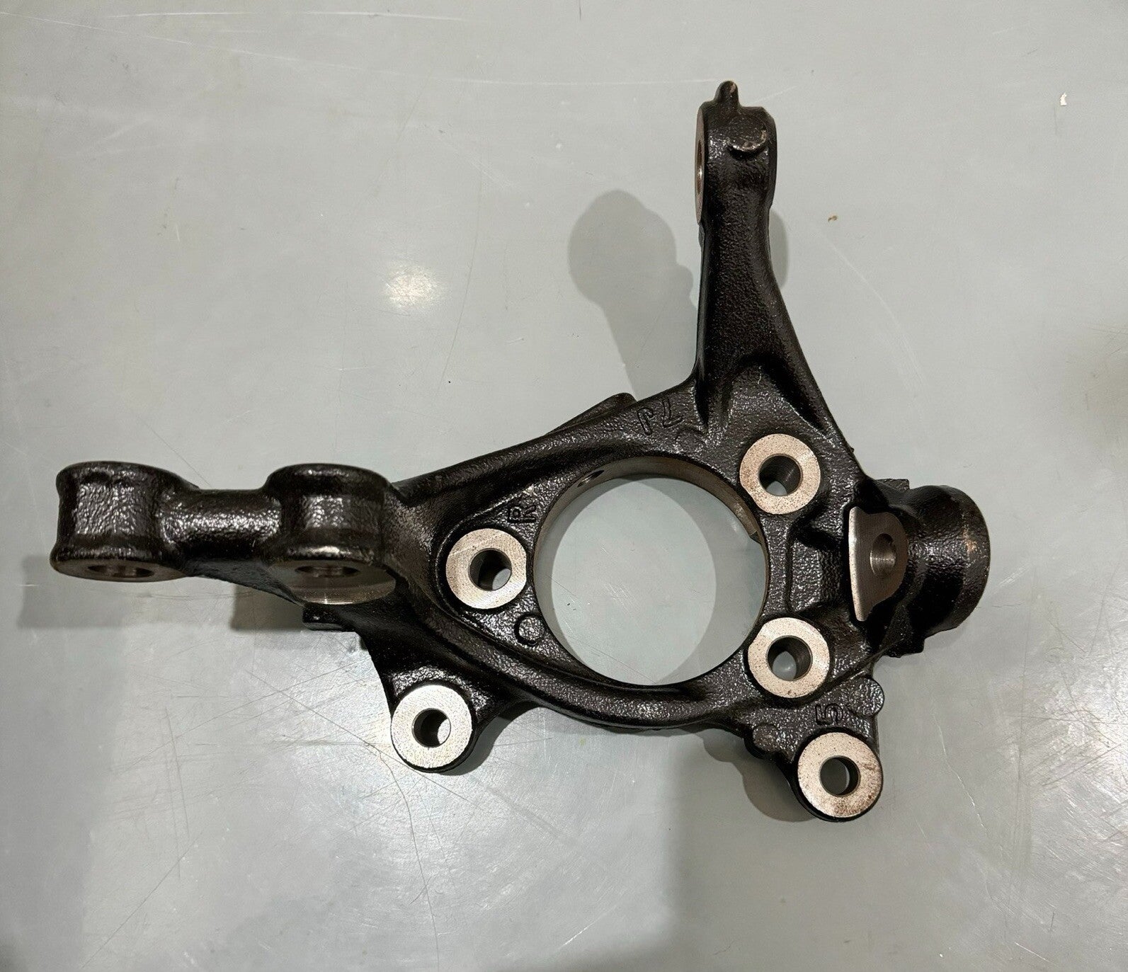 Steering Knuckle 43211-47040 for Toyota Prius 2016-2022 for Corolla 2019-2022 Q