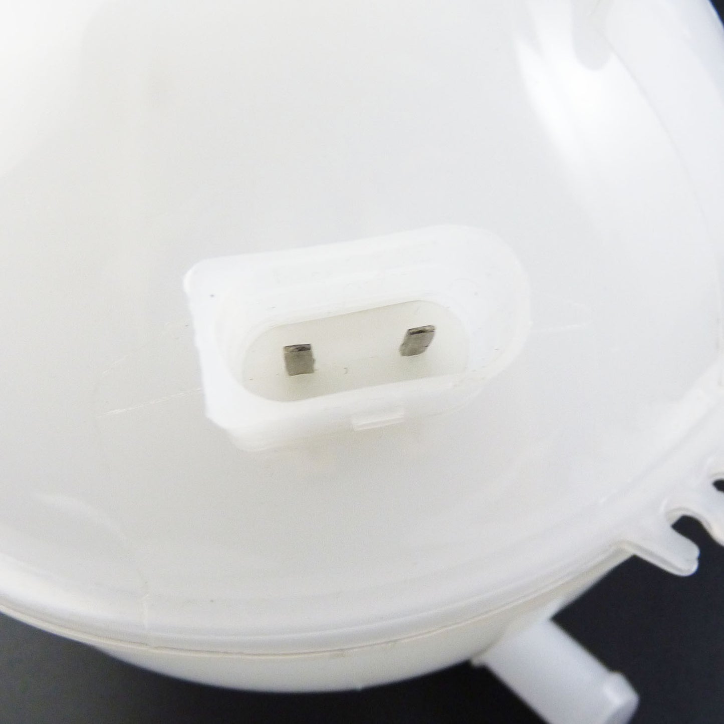 Coolant reservoir expansion tank suitable for VW for Bora for Jetta,for Golf MK4, for Audi TT 1J0121321B Q