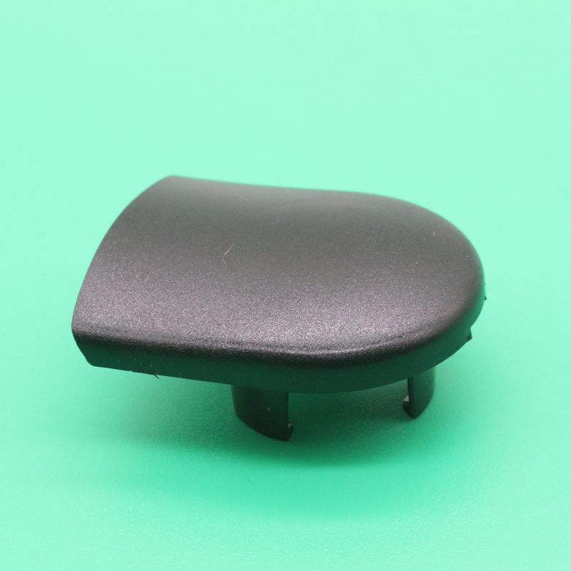 82 C 1G924-73010 Thermostat for D1703 Engine Spare Parts 18113