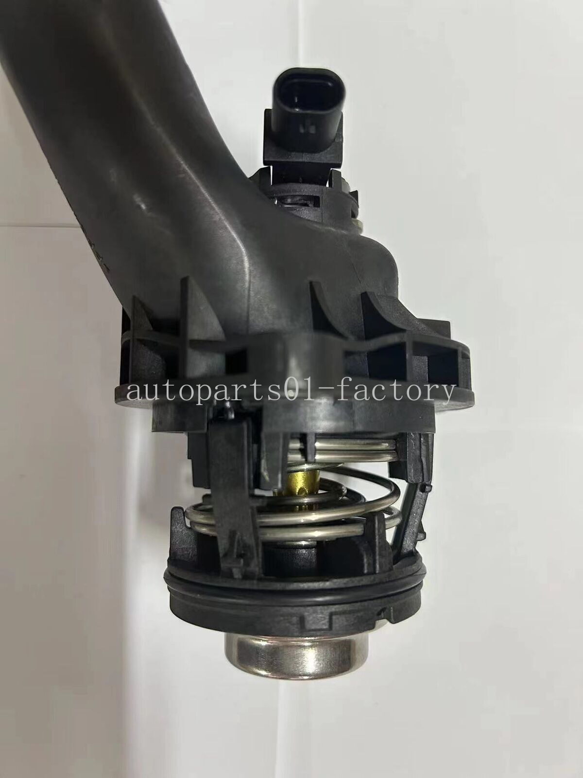 2782000615 Engine Coolant Thermostat Housing for Mercedes-Benz W216 CL550