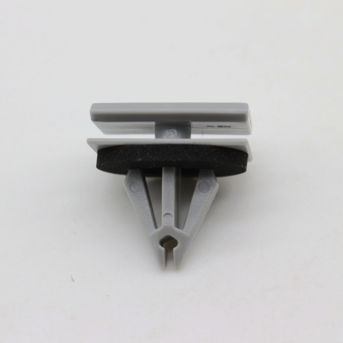 10 pieces of windshield pillar clips suitable for Chevrolet models 15288146 and 15893516.