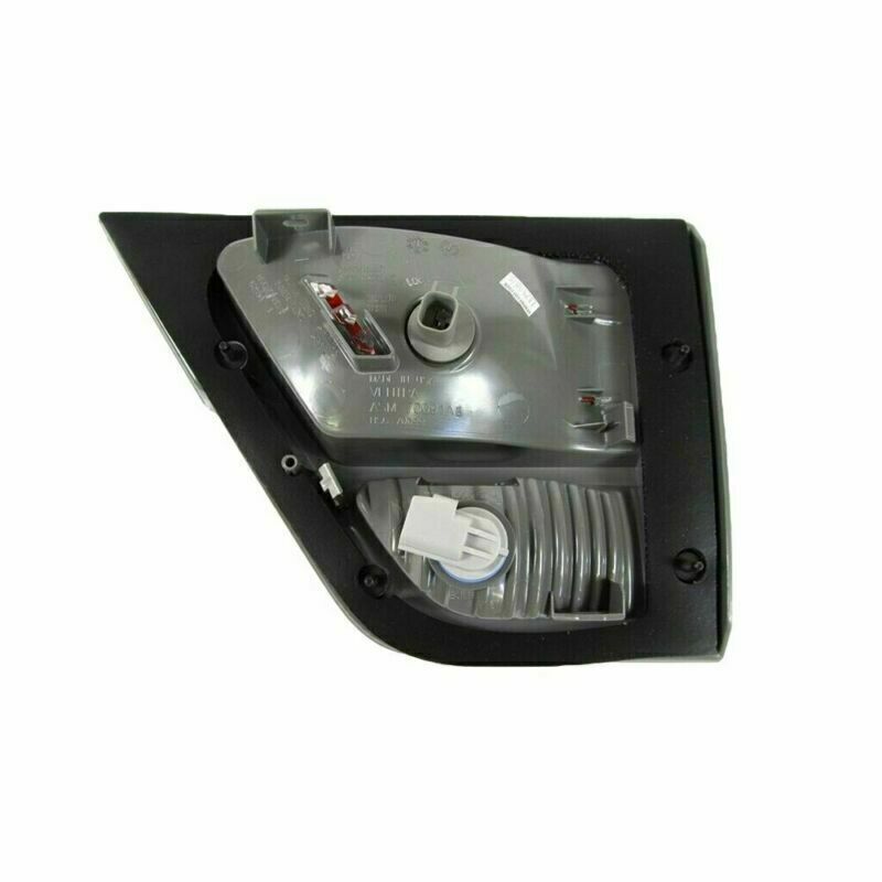 Left rear inner taillight and rear brake for Jeep Grand Cherokee 2011, 2012, 2013