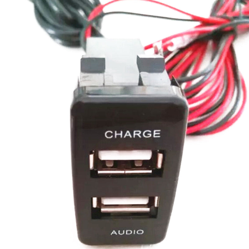 5V Car Charger with 2.1A Dual USB Socket, Dashboard, Mobile Phone Charger, MP3 Audio Port with Cable n