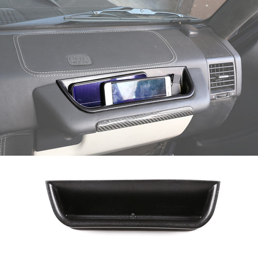 The interior passenger-side console central storage box is compatible with the G-Class W463 G500 (2004-18). n