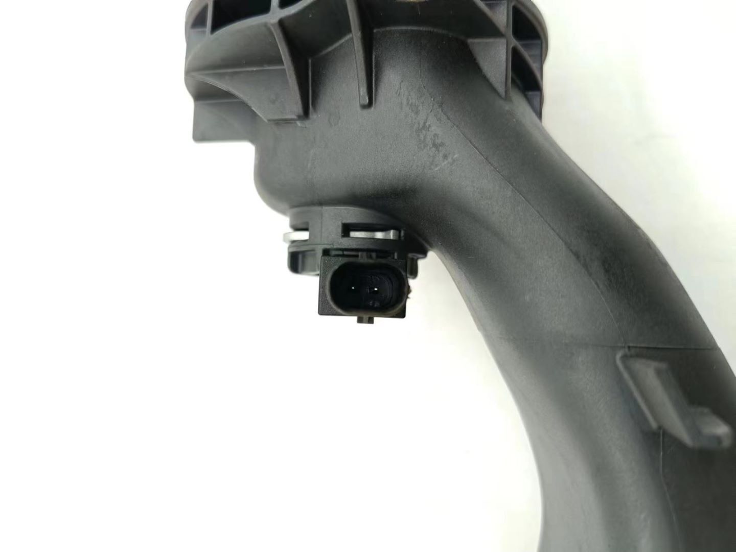 Coolant Thermostat Housing for 11-14 for Mercedes W221 S550 CL63 n
