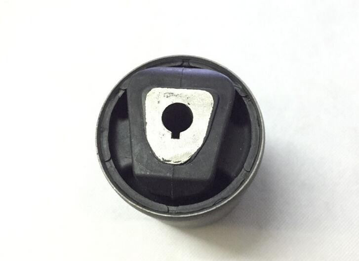 1 piece Front Control Arm Bushing for E70 X5 E71 X6 2007-2014 v