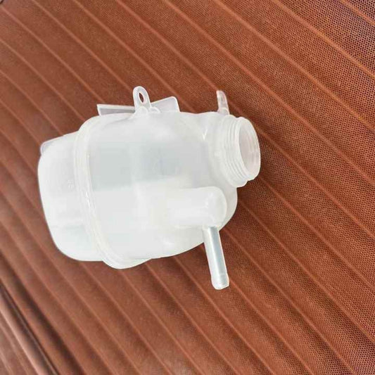 Coolant Reservoir for Jeep for Wrangler 18-21 Q