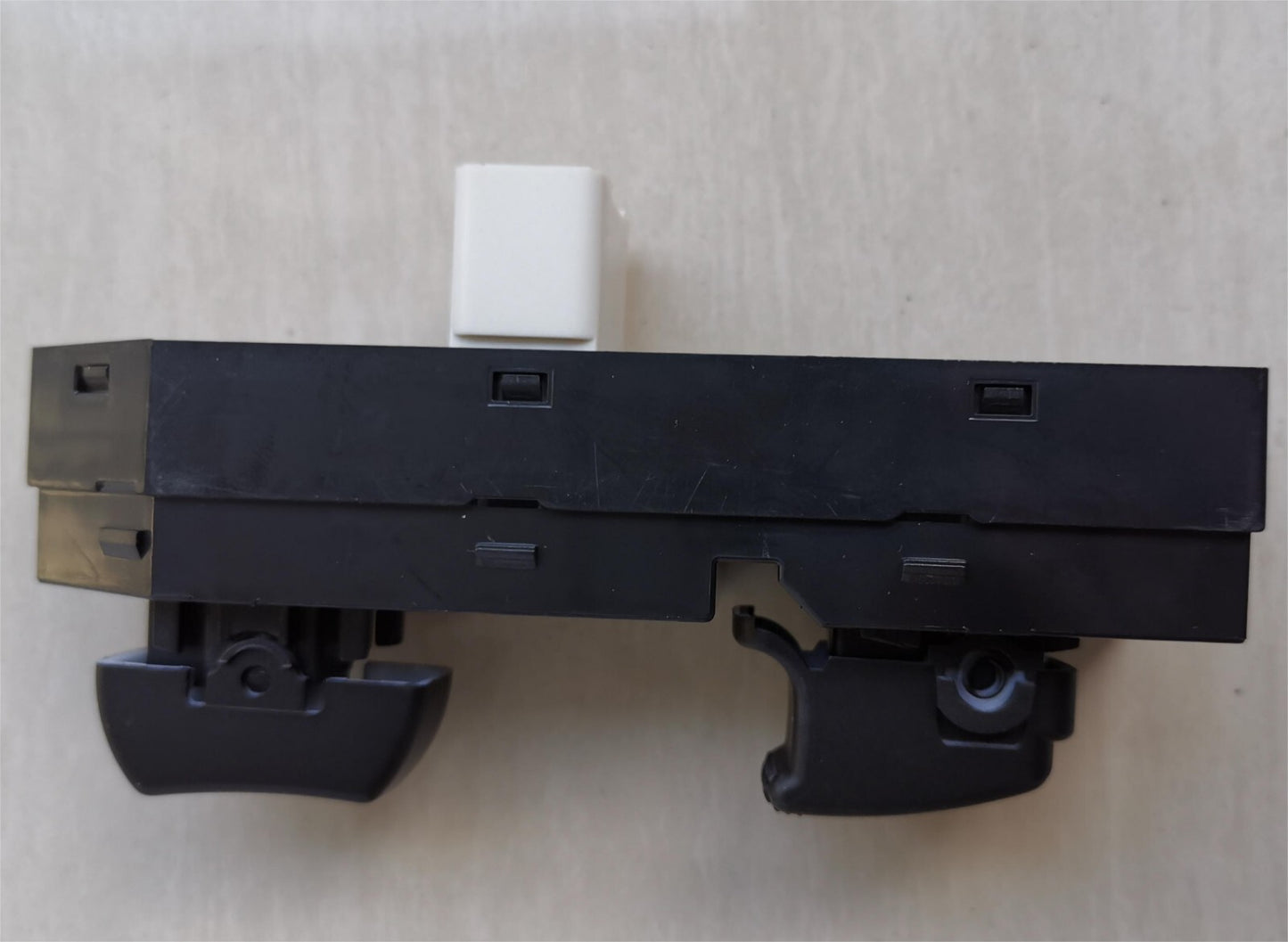 New Front Right Power master Window Switch 93575-2E100 for Hyundai for Tucson