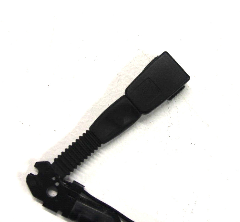 Applicable to passenger right front for seat belt receiver buckle E81 E82 E87- 72119119542 n