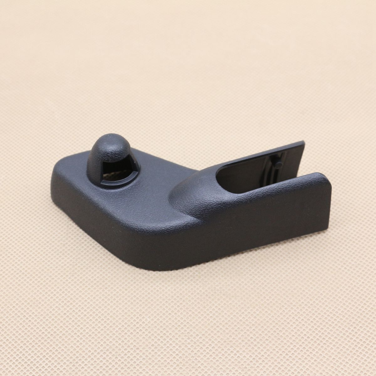 1 rear windshield wiper arm nut cap 30753642, suitable for Volvo V70 XC70 2003-2007.