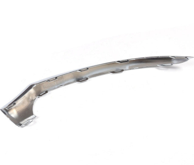 Chrome trim on the lower left side of the front bumper is suitable for Mercedes W218 CLS400 2015-2018. n