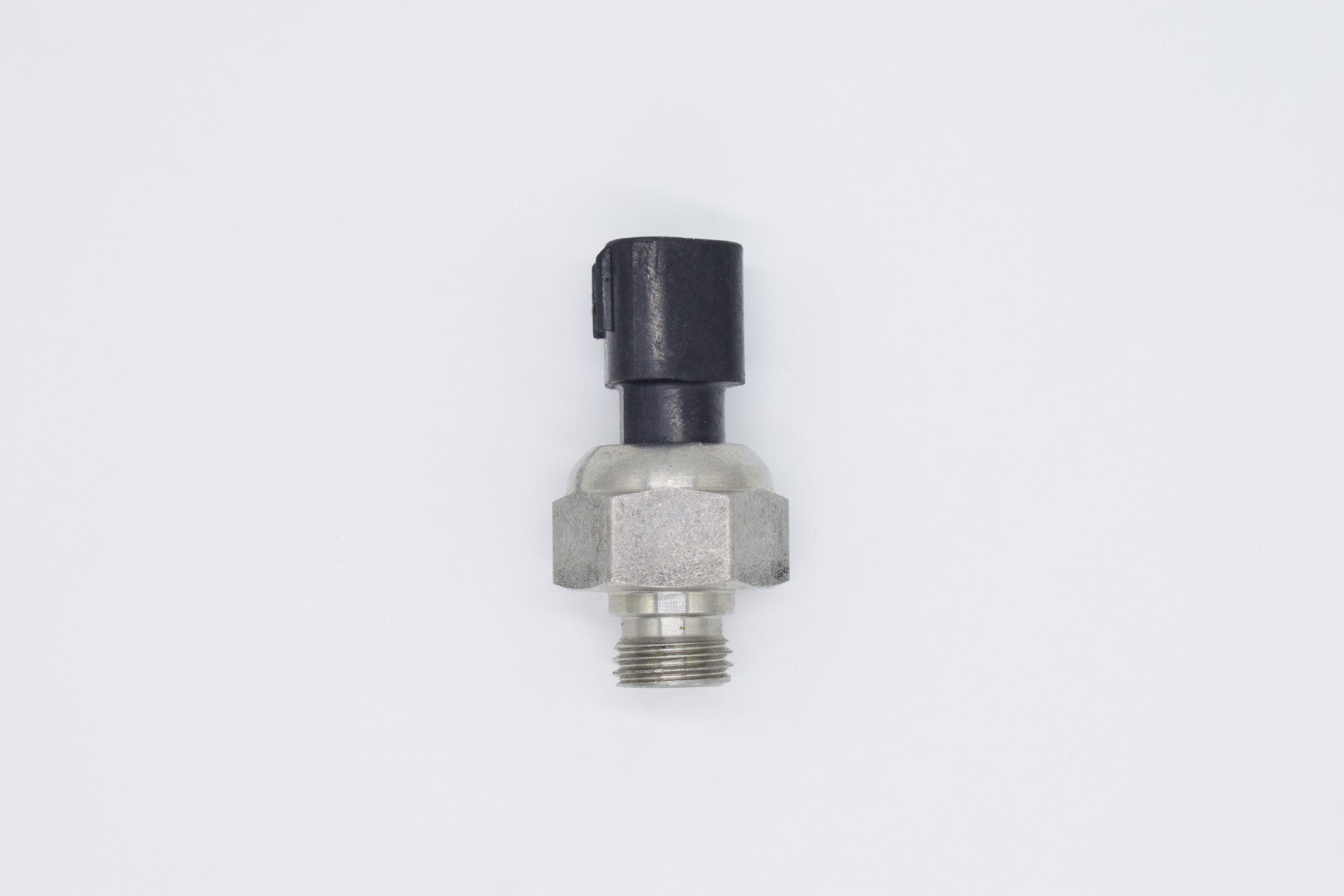 Power steering pressure sensor 89448-34020 is suitable for Lexus 4Runner Tundra LX570. n