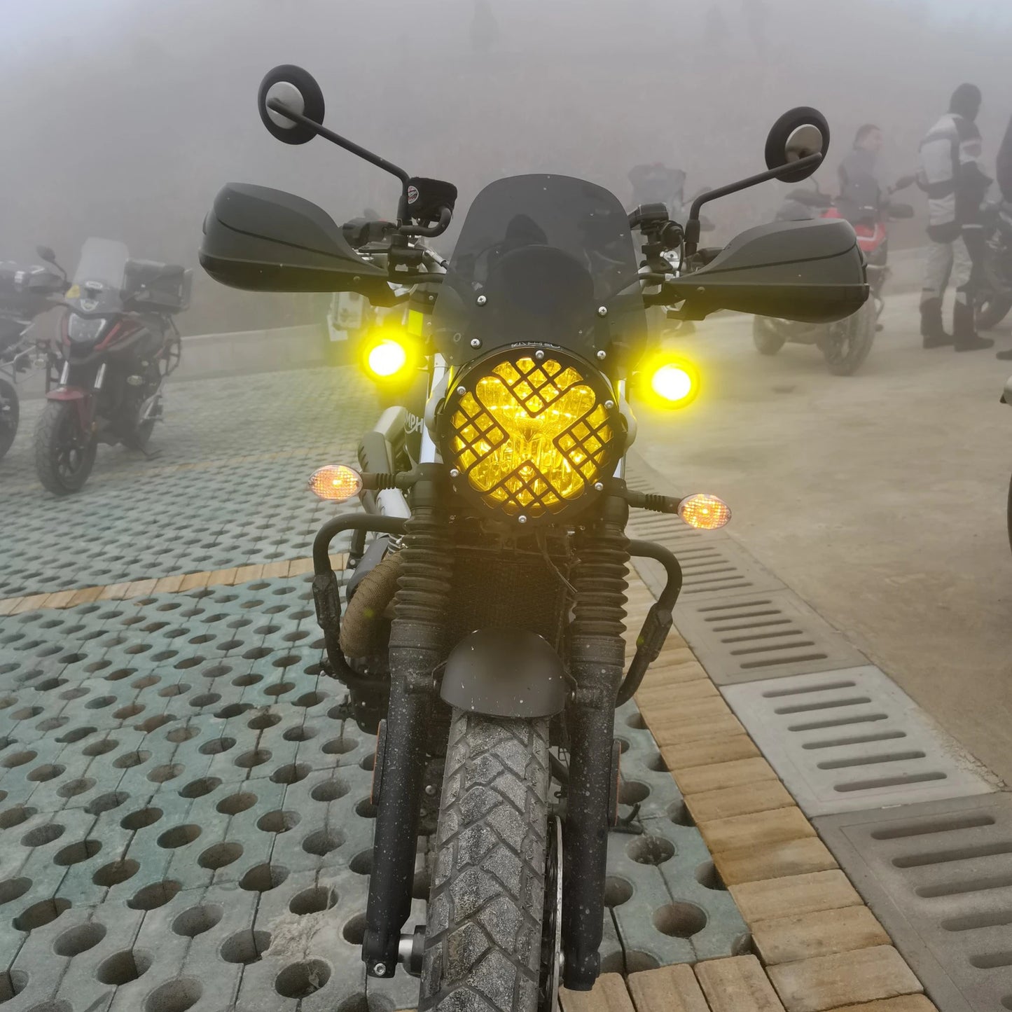7 Retro Headlight Grille Guard Protector Cover for Triumph Bonneville T100 T120