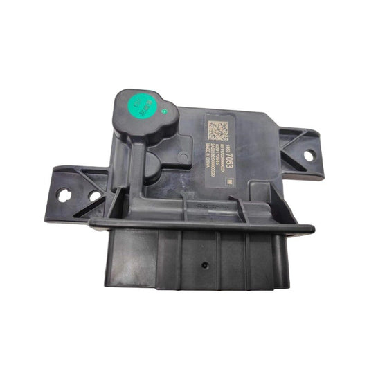 The new fuel pump control module is compatible with 2019-2021 for Chevrolet Silverado for GMC . (Contact: 13537053, 13540028) Q