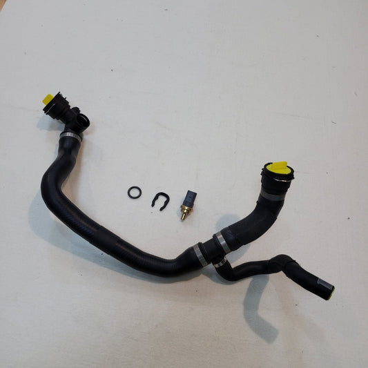 Engine under-discharge radiator hose suitable for Audi Q5 2.0t 18-24