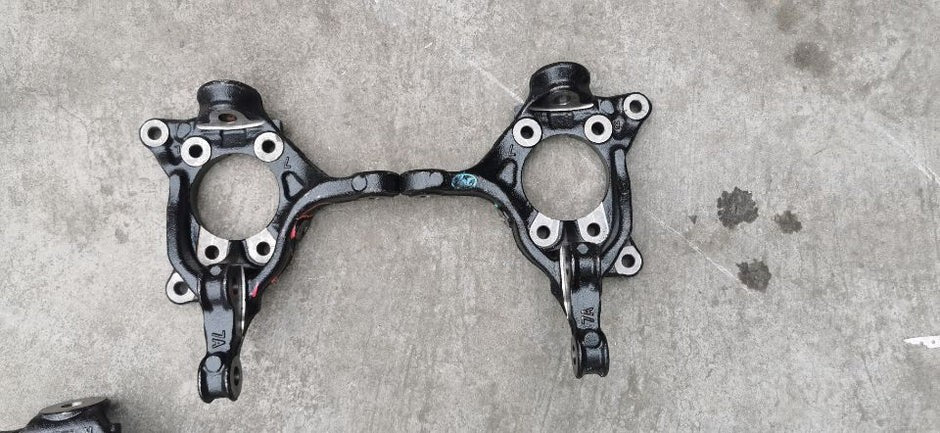 for Toyota Left Front Steering Knuckle for 2017+ for Camry , for Avalon 4321206260 Q