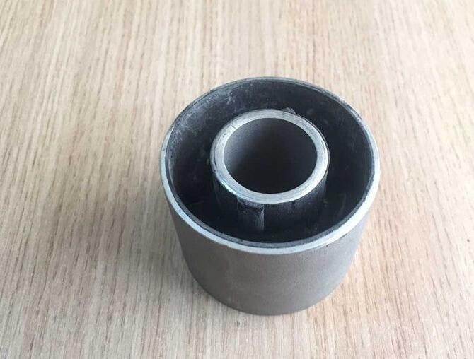 One front left control arm bushing is suitable for Mercedes W164 X164 ML350 GL350- n