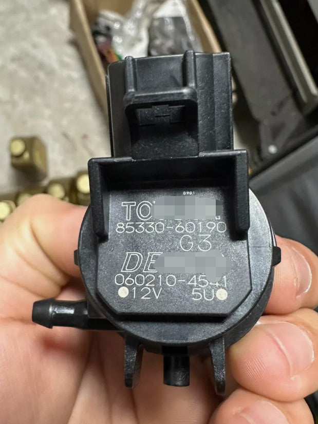 for Toyota Windshield Washer Motor & Pump Assembly 85330-60190 Q