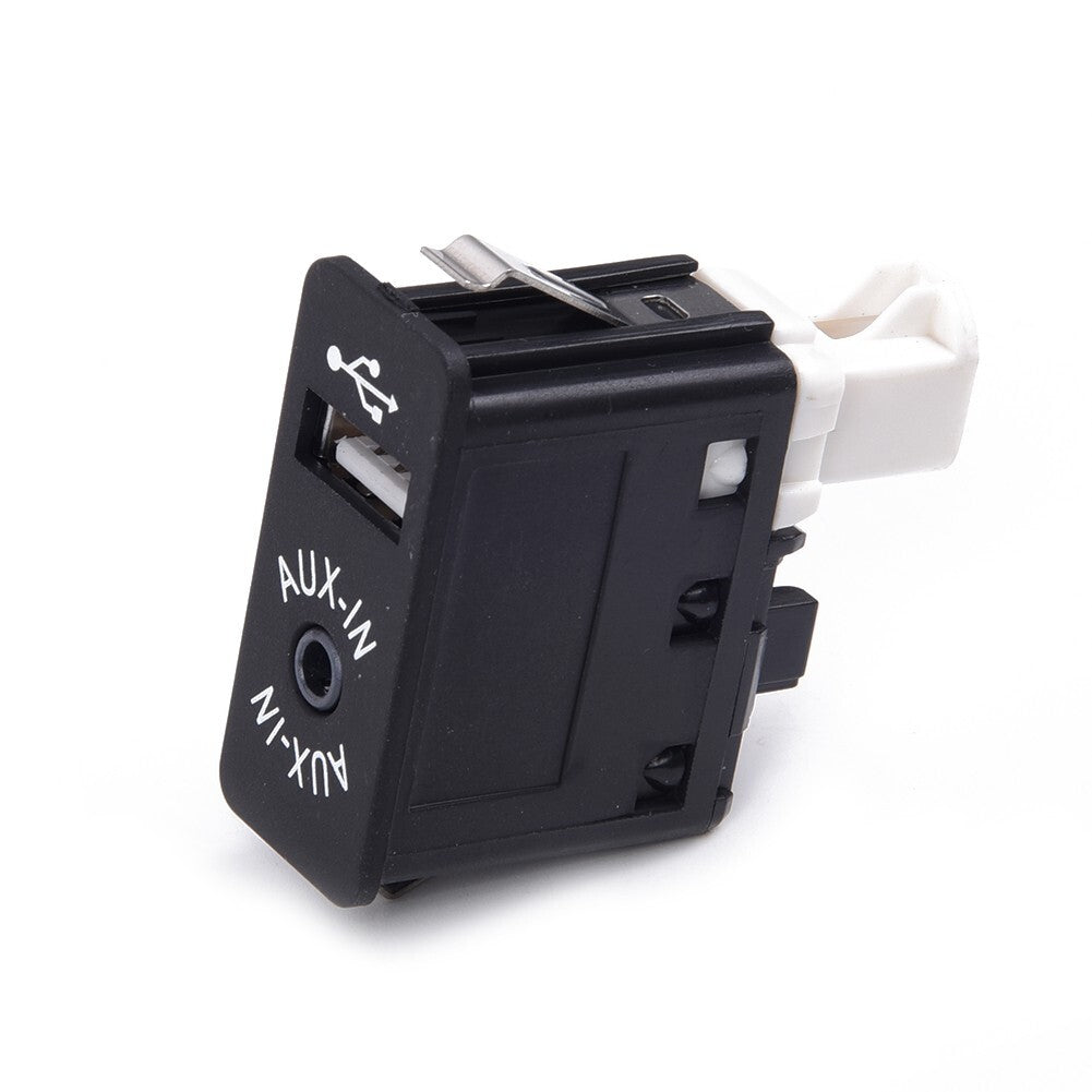 USB AUX input socket switch 84109237653 suitable for E81 E87 E90 F10 F12 E70 E82 F10 n