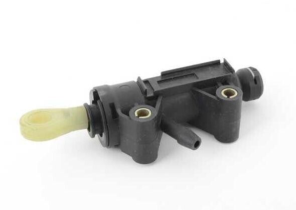 One clutch master cylinder is suitable for E82, E88, E90, F30, F30 325i, and 530i. n