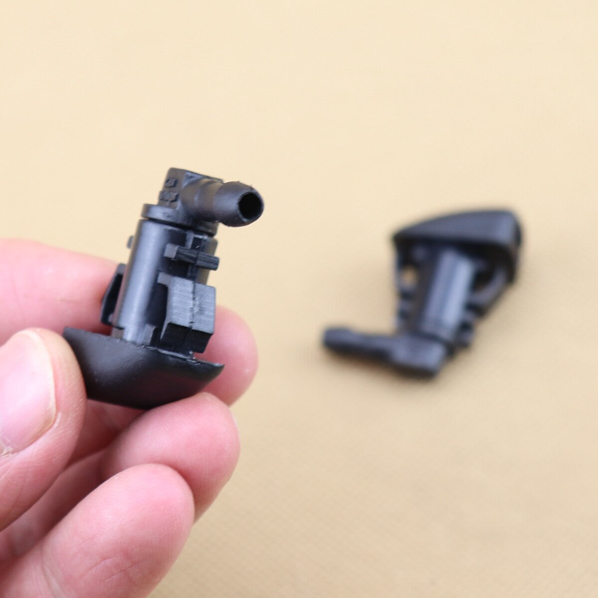NEW 2PCS Windshield Washer Water Nozzle Spray fits 2005-2010 for Jeep Grand Cherokee