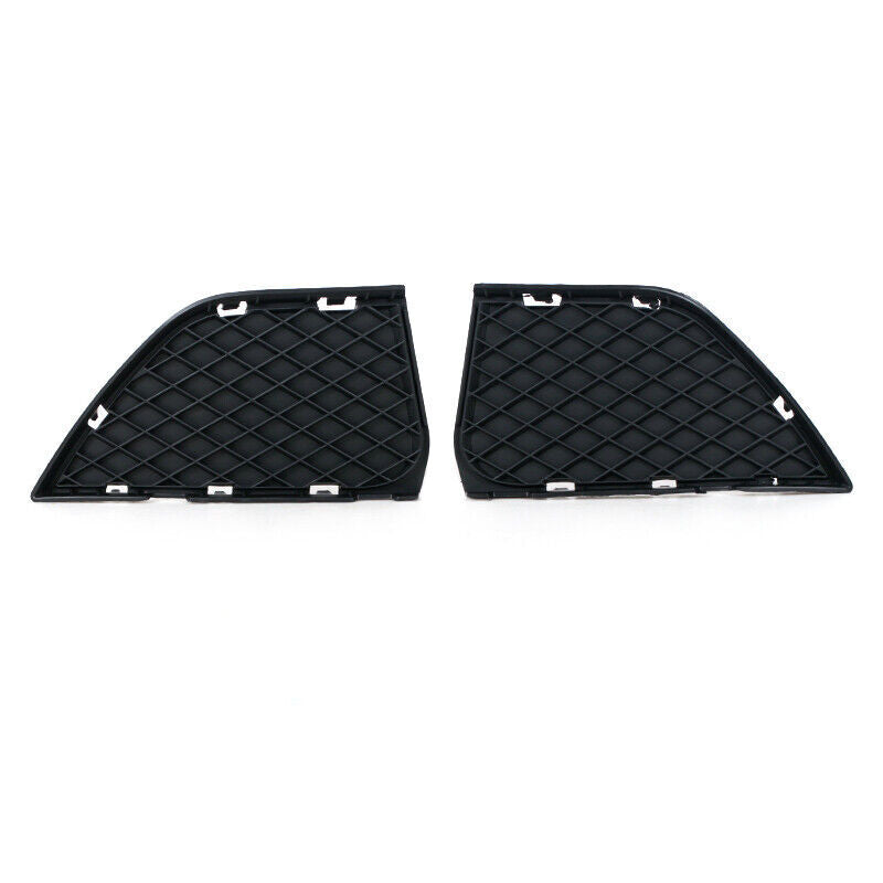 A pair of closed mesh grilles on the outer front bumper are suitable for the for BMW X3 E83 LCI 2007, 2008, and 2010 models.