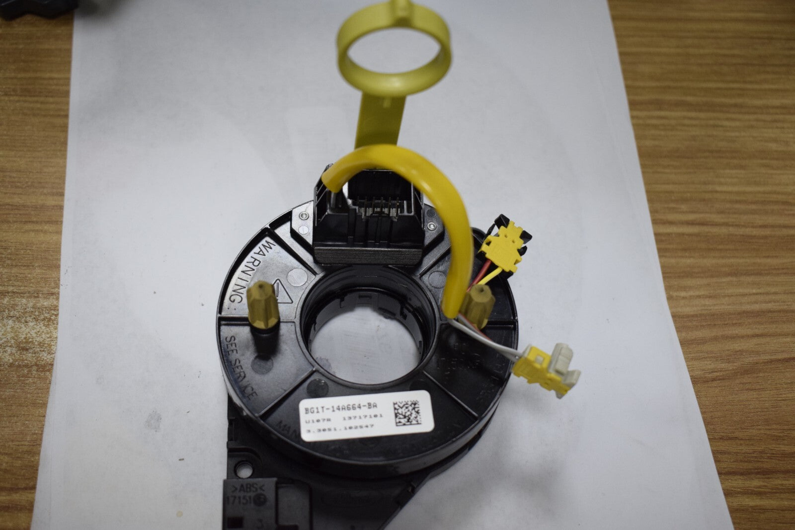 Steering wheel spiral cable clock spring BG1T-14A664-BA suitable for Mustang 04-14- n
