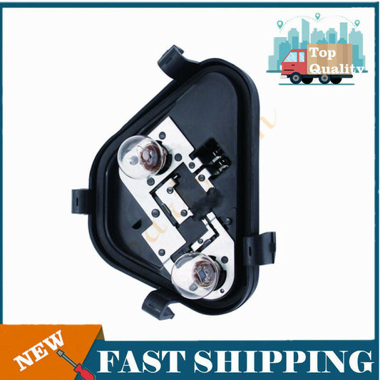The driver's left rear bulb socket for the taillight is suitable for 320i, 328i, and 335i models from 2012 to 2015. n