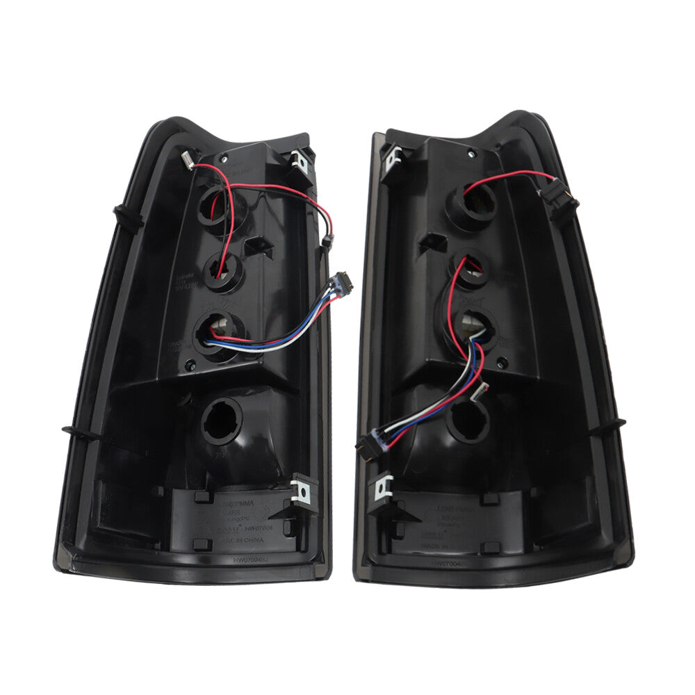 Suitable for 2003-2006 Silverado 1500/2500 models. Taillights: Left taillight + Right LED. n