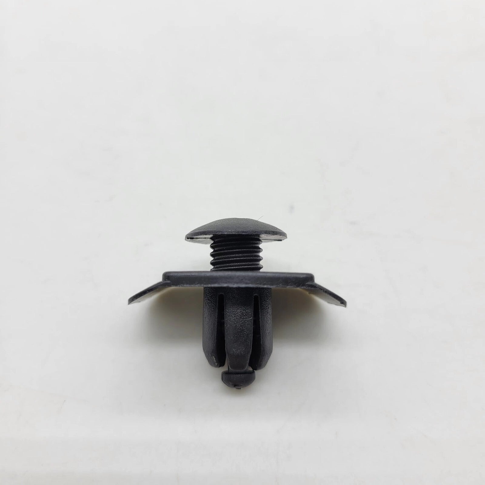 Air conditioning pressure sensor switch 9647971280 is suitable for Peugeot, for Citron, and for Fiat vehicles. D