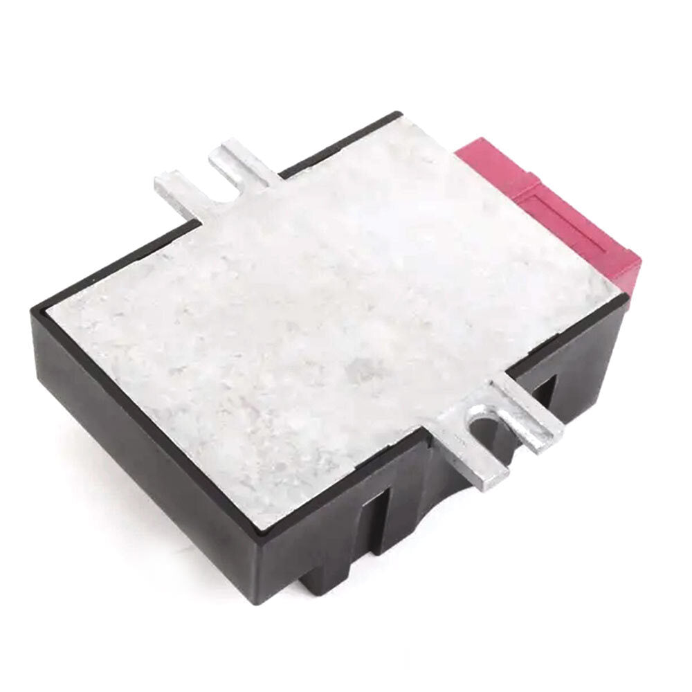 Fuel pump control module suitable for E60 E63 E64 E70 E71 E84 E87 E89 E90 Z4 7229173- n