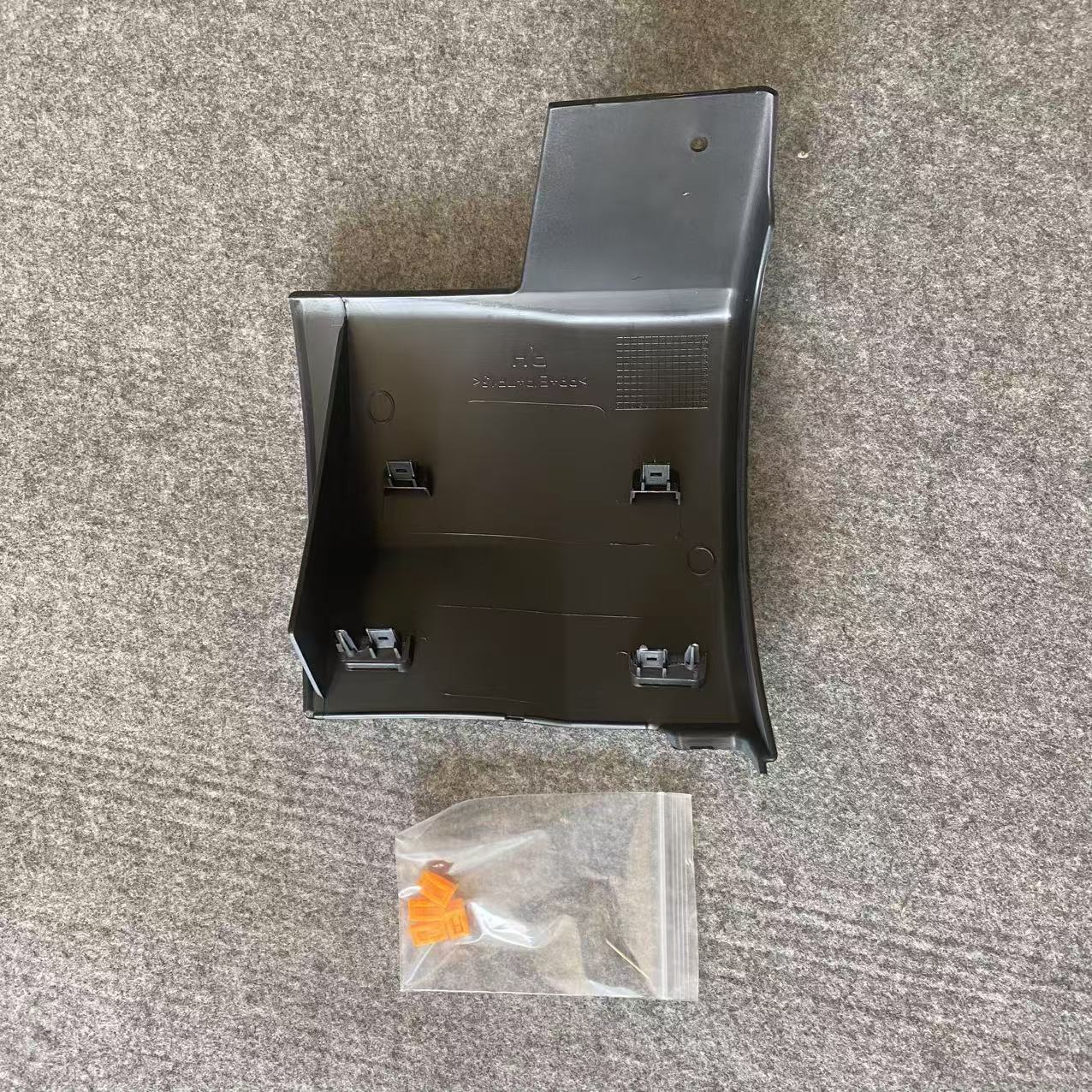 Right front fender lower mold suitable for Land Rover Discovery 5 2017 - 2024