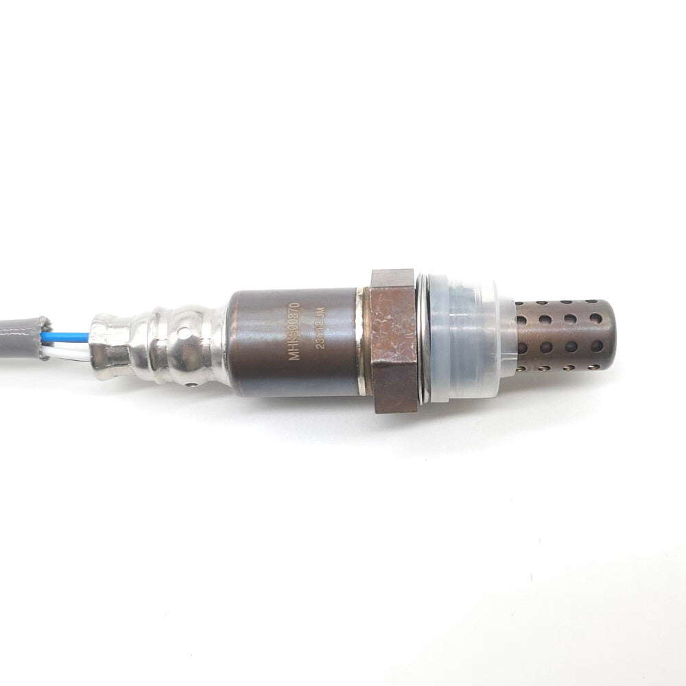The LR013661 oxygen sensor is suitable for Land Rover LR2, LR3, and LR4 ranges from 2005 to 2012.