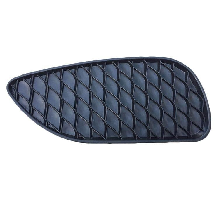Brand new MB GLA X156 front-engine lowered grill, N/S- n