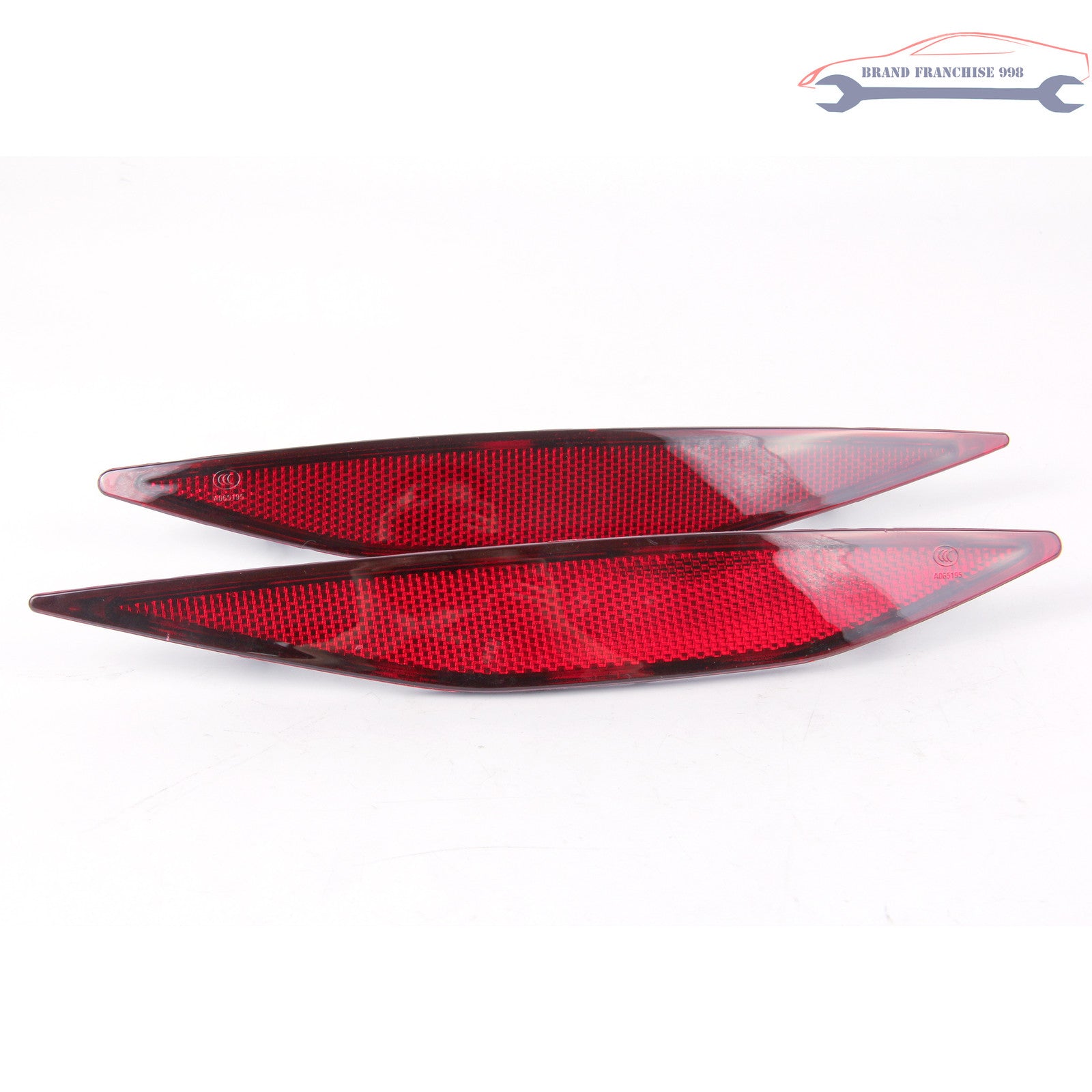 Two brand-new rear bumper reflectors for Volkswagen E- for Golf GTI.