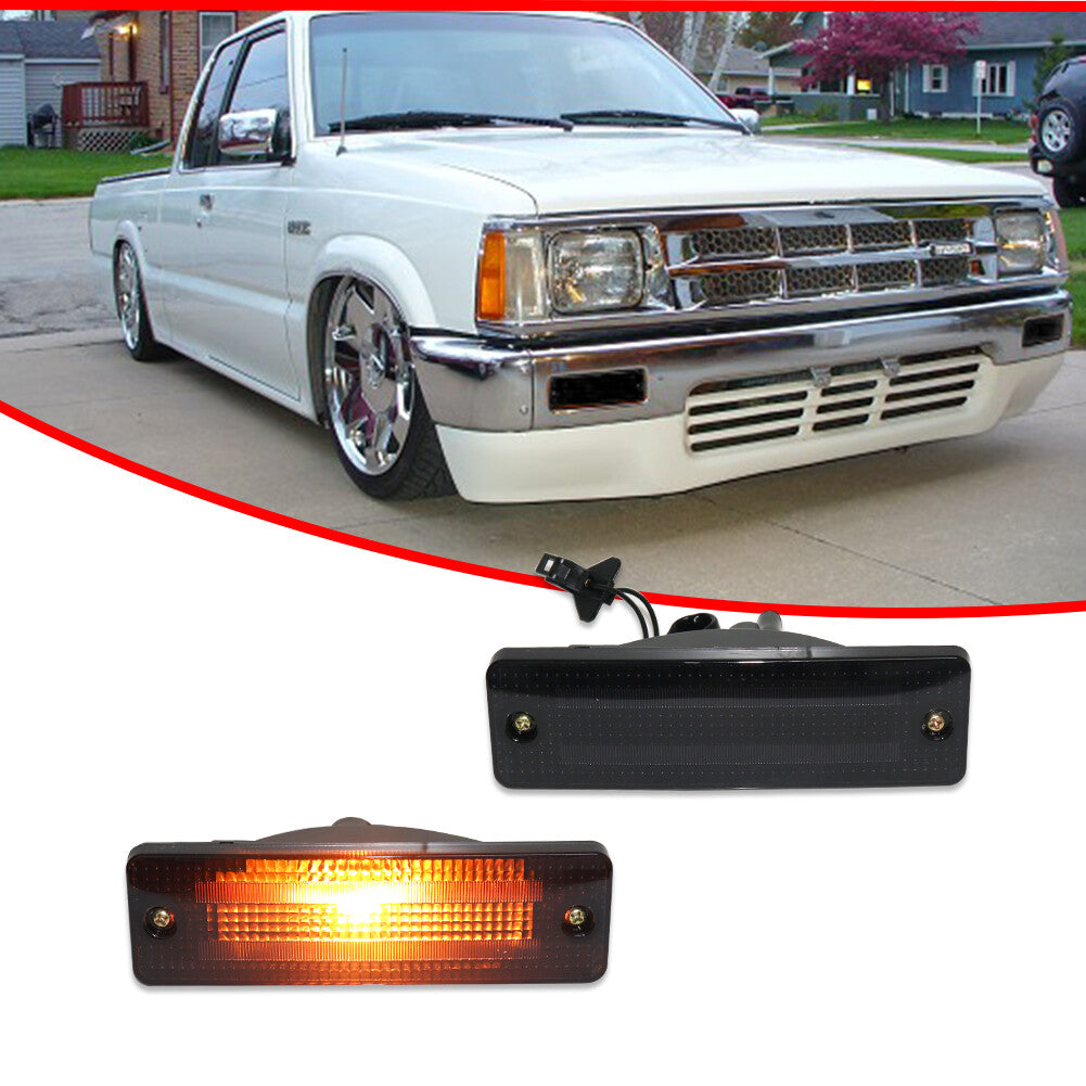A pair of turn signals suitable for Ford Festiva, for Mazda 323, 626 B2000 / B2200 / B2600 trucks.