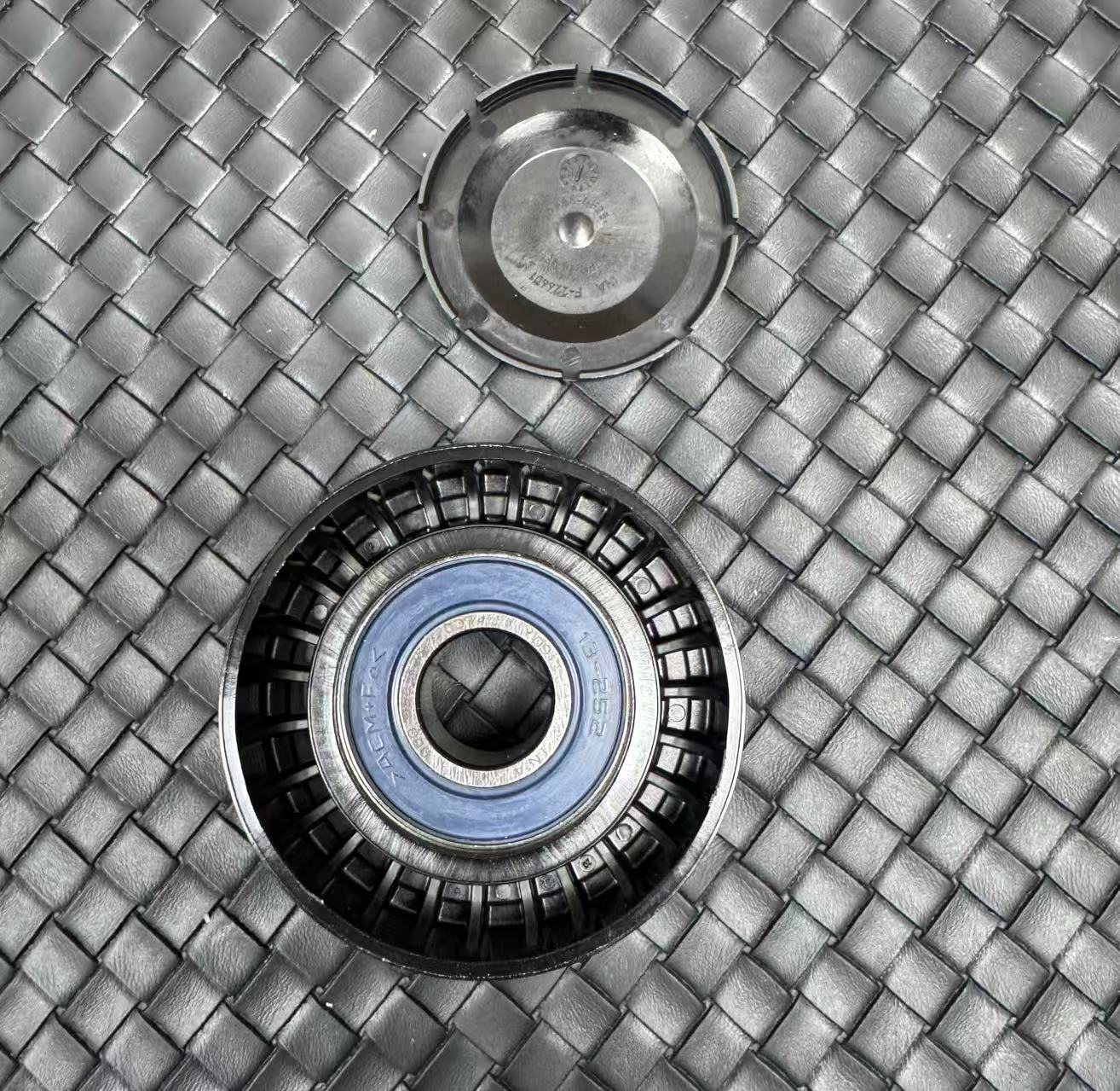 Accessory Belt Idler Pulley for BMW 3 Series E93 M3 Q