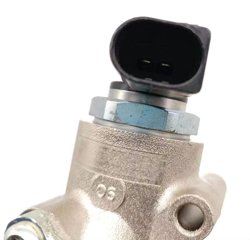 High-pressure pump suitable for Audi Q7 (2007-08), for Volkswagen Touareg, and for Porsche for Cayenne (08-10).
