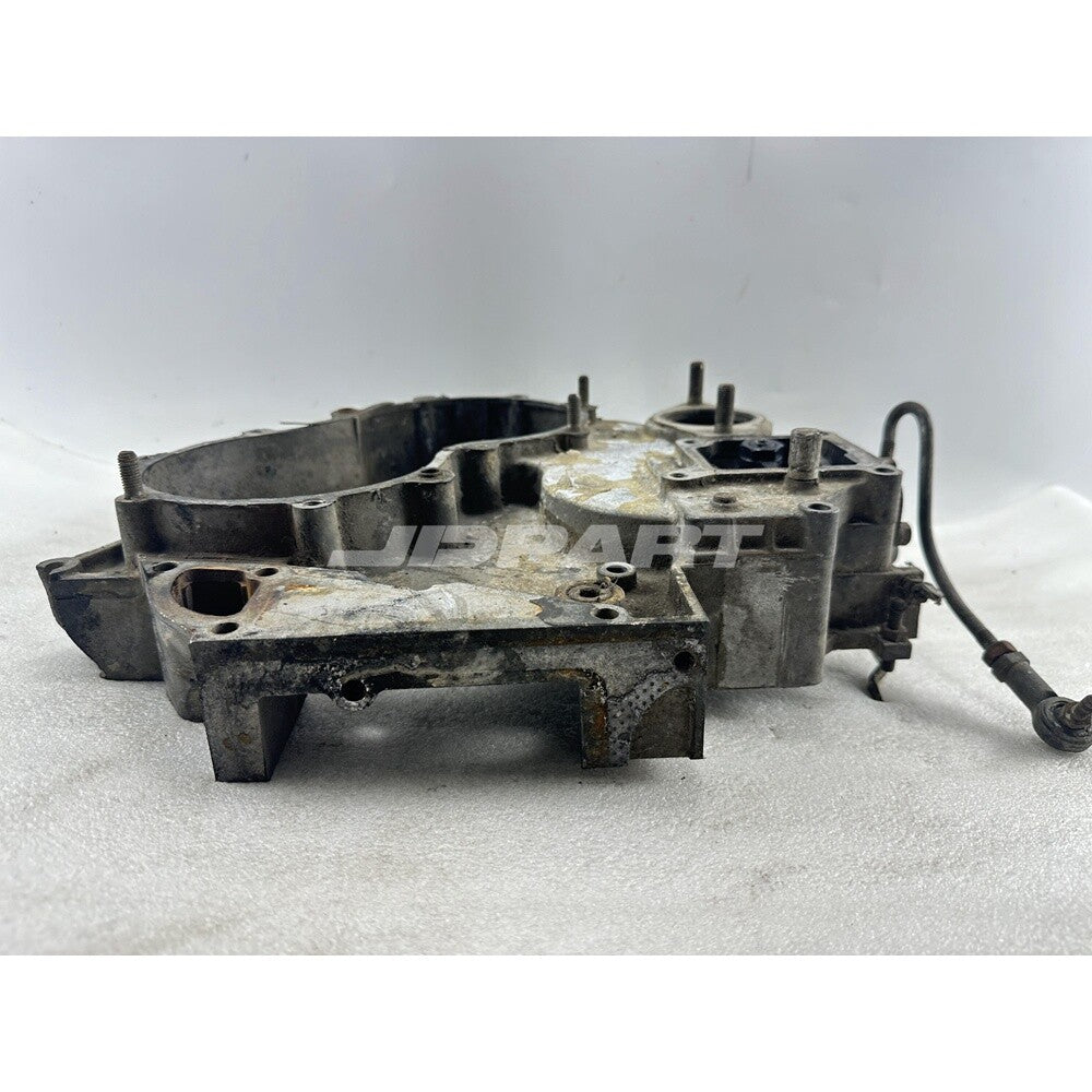 3KR1 timer cover is suitable for Isuzu engine spare parts.