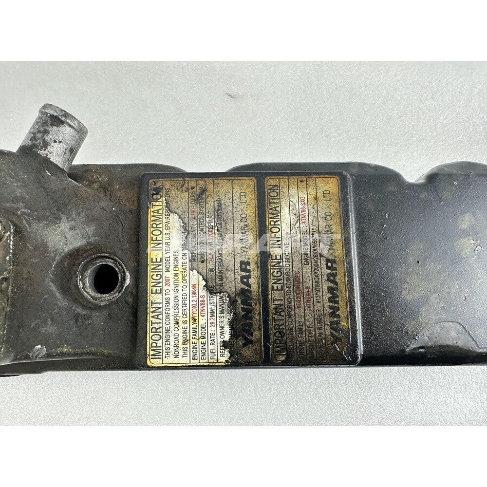 4TNV88 Valve Chamber Cover for Diesel Engine Parts -
