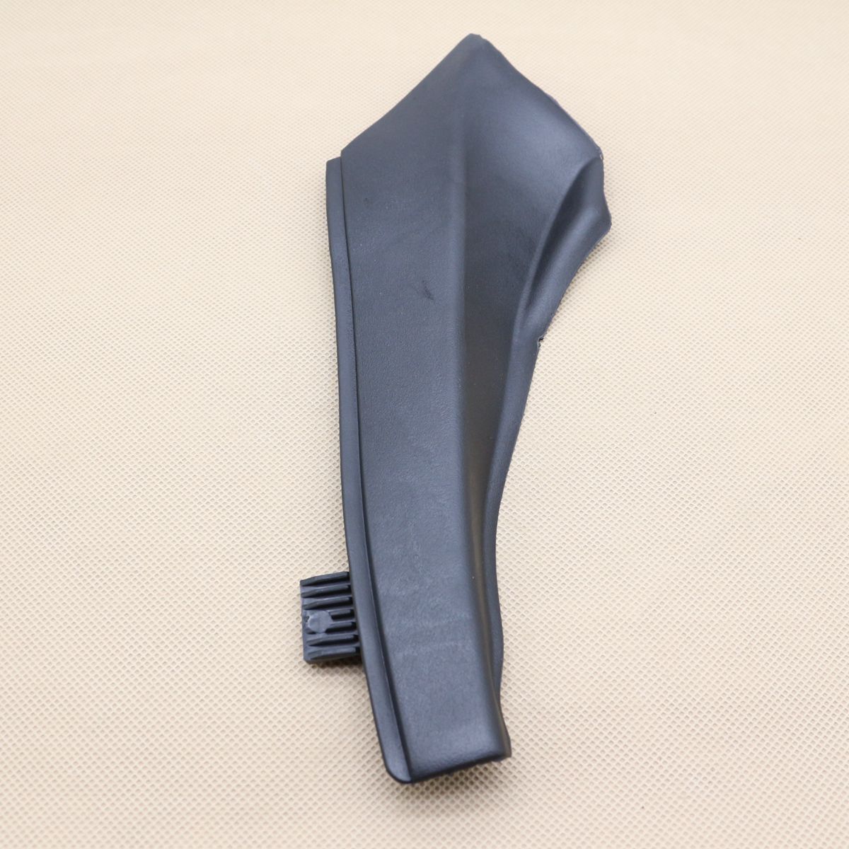 Left front cloak extension trim cover 53867-42020 Suitable for Toyota Rav4 2013-2018