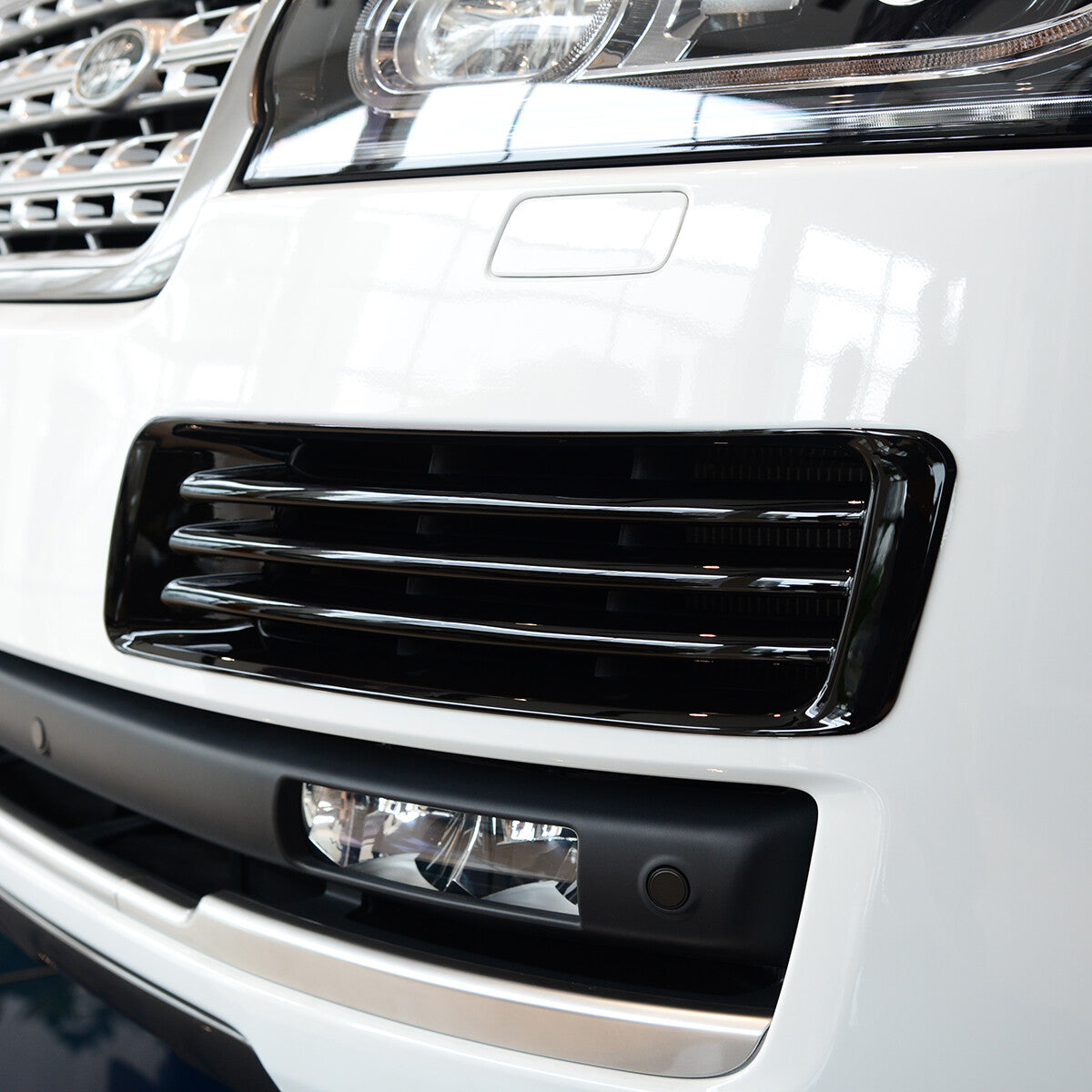 Black front bumper grille vent trim covers suitable for Land Rover for Range Rover L405 n