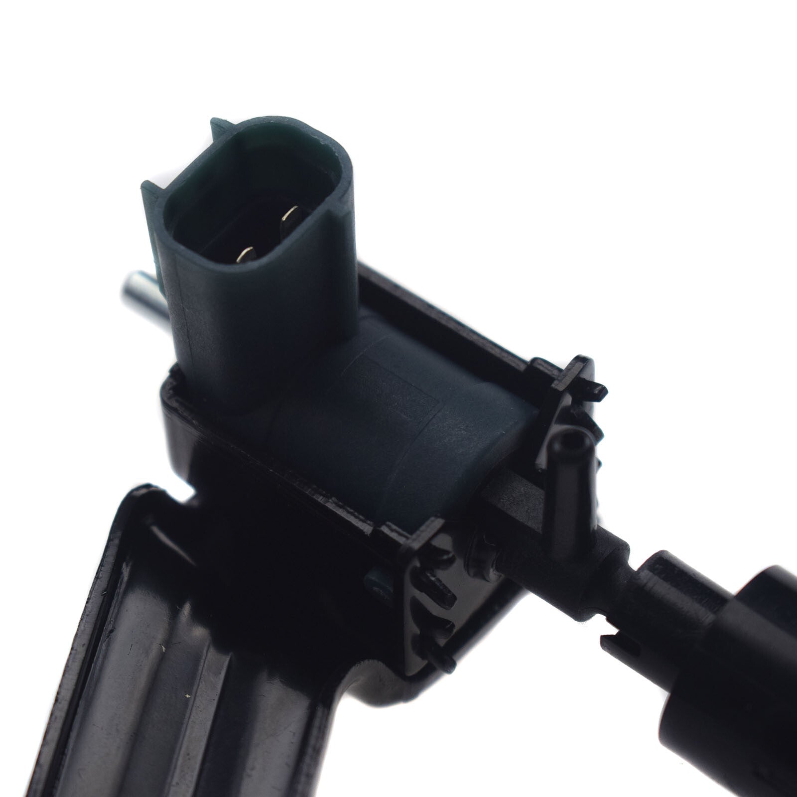 The brand-new valve control solenoid valve is suitable for Camry , Solara, Celica, and Rav4 2.2L (model number 25860-74050). n