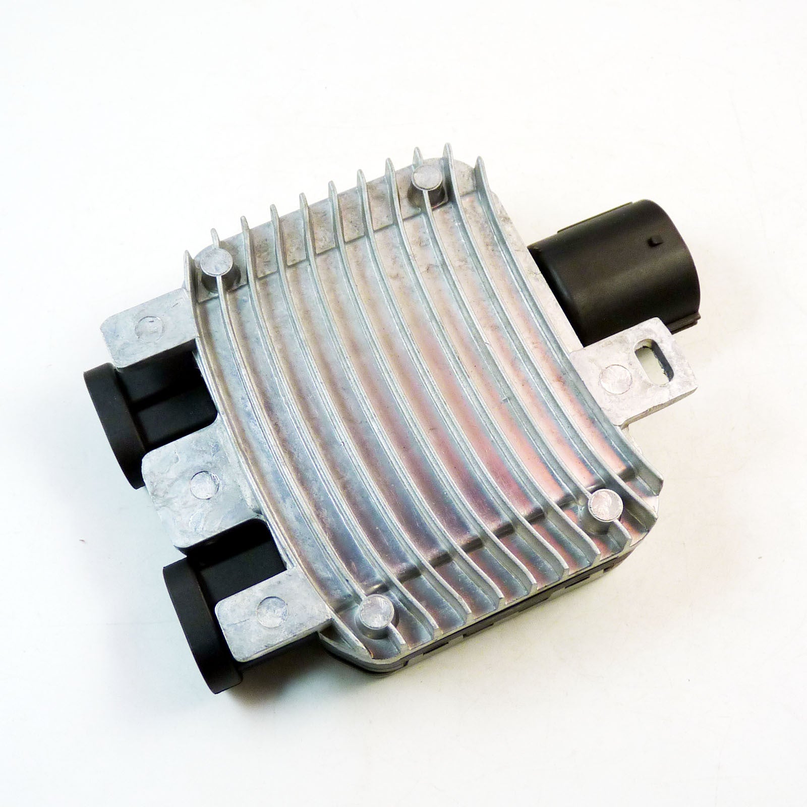 Fan control relay module regulator C2S24957 is suitable for Jaguar X-type 2.5 3.0L V6 models (models 01-08). Q