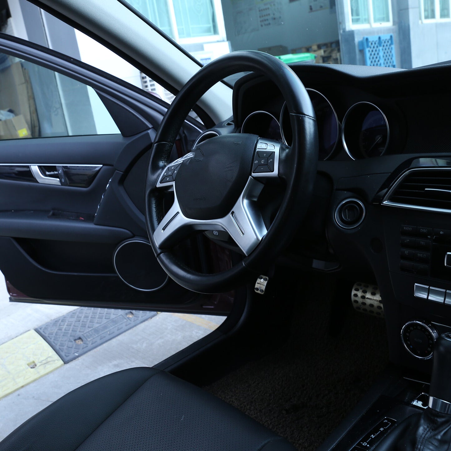 Chrome alloy steering wheel bezel trim suitable for G-Class 2013-2018. Protective cover trim 1X- n