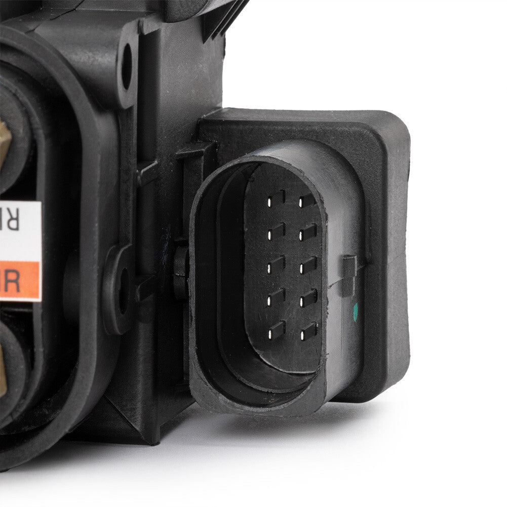 Air suspension valve solenoid for seat 2123200358 is suitable for Mercedes CL550, CL600, and CLS500.