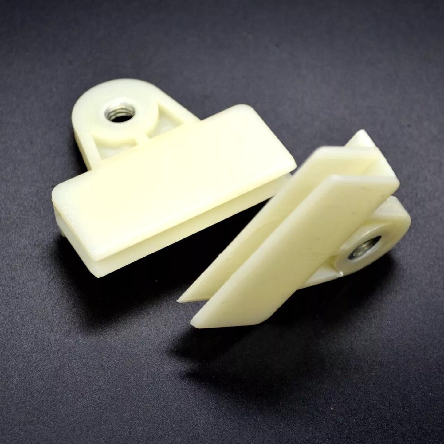 2 Door Window Glass Holder Support Clip for Nissan D21 Hardbody Frontier Pickup
